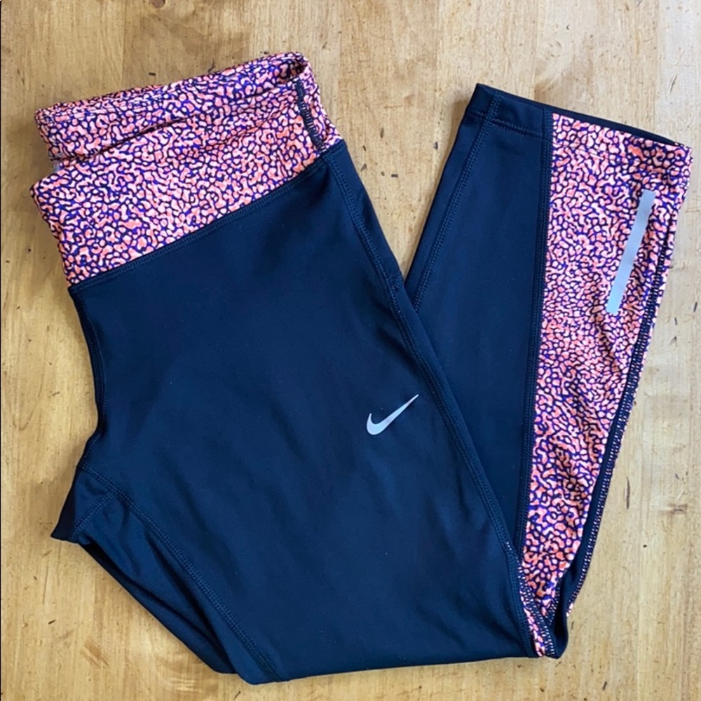 Nike Cropped Workout Leggings Size Medium